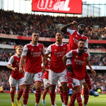 Arsenal Beat Liverpool to Maintain Top Spot