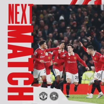 Manchester United welcome a resurgent Leicester City to Old Trafford in the Premier League on Sunday.