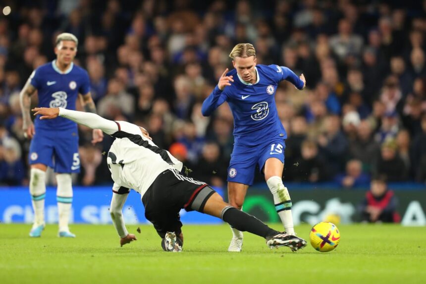 Big spending Chelsea fail to impress