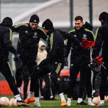 Manchester United return to Europa League action with the visit of Real Betis to Old Trafford