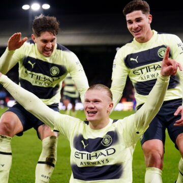Man City go to two points away from Arsenal