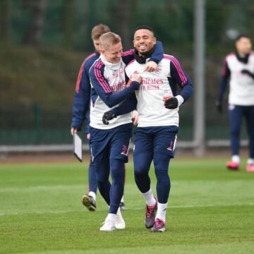 Arsenal welcome managerless Crystal Palace to the Emirates Stadium