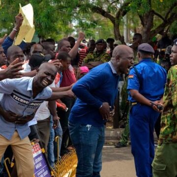 Showdown looms as Protestors make their way into Nairobi CBD amid high police presence