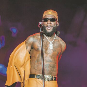 Burna Boy to hire 100 lawyers to sue Nigerian Bloggers